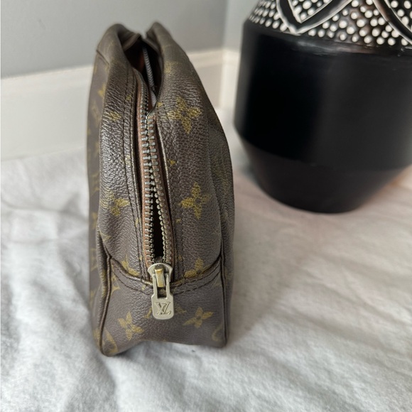 Louis Vuitton trousse toillete pouch 28 - Picture 2 of 13